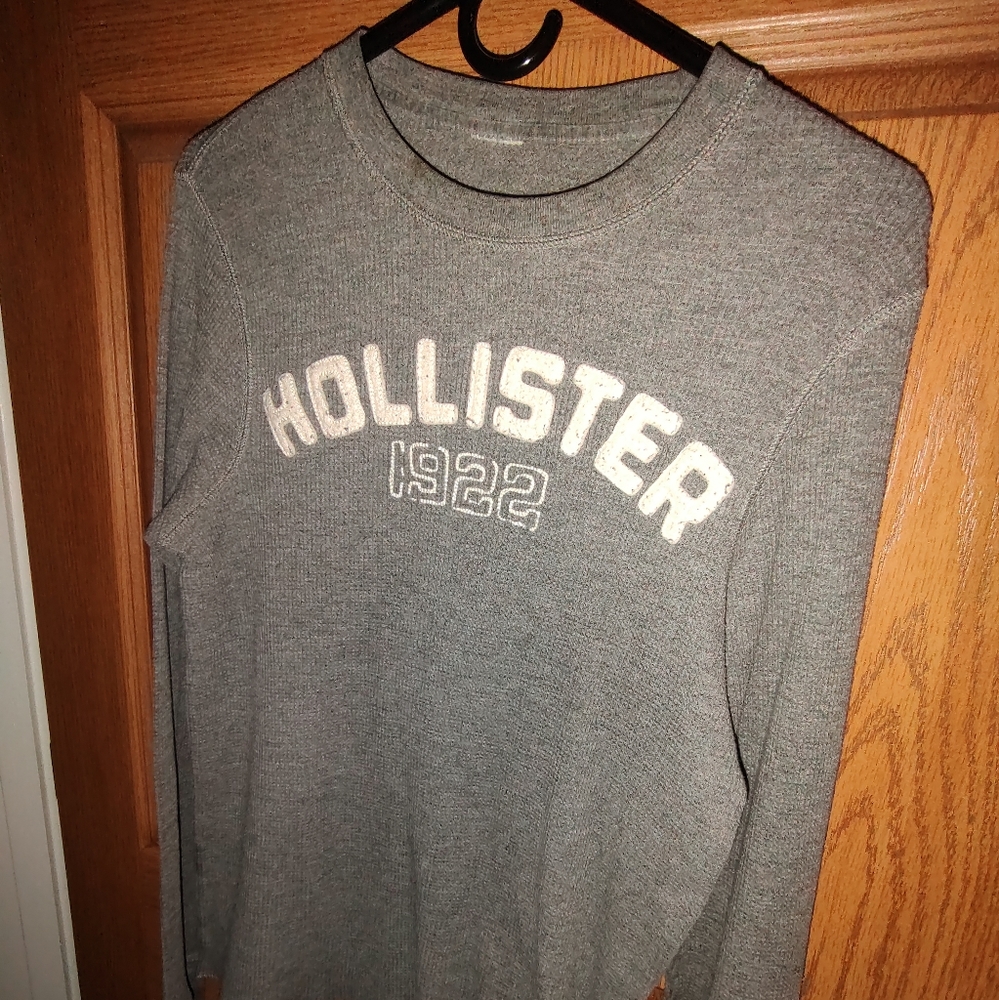 Hollister embroidered longjon shirt gray white embroidery Hollister cotton cozy